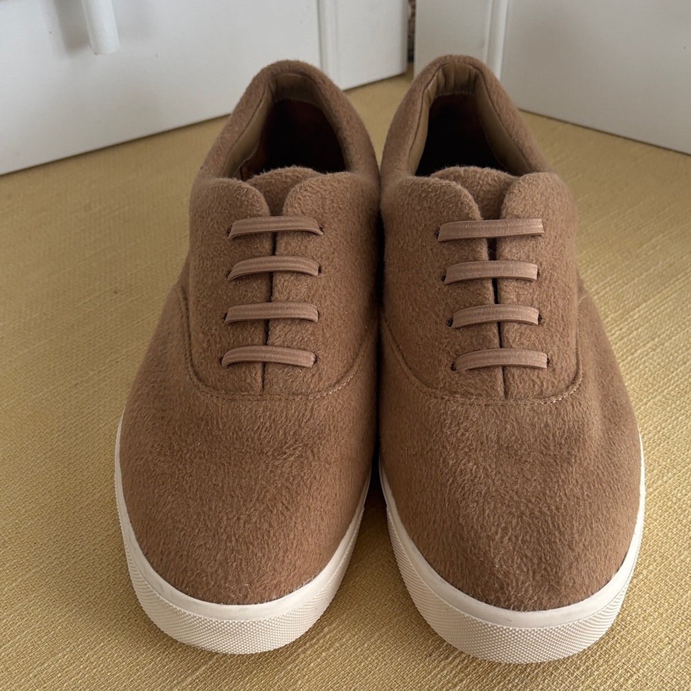 Vince Women's Blair Lace Up Sneakers Sz 7.5 EUC